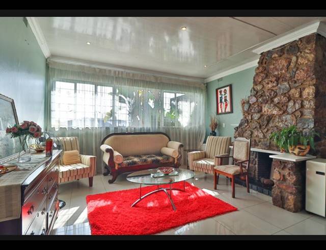 BUSINESS FOR SALE IN MUCKLENEUK